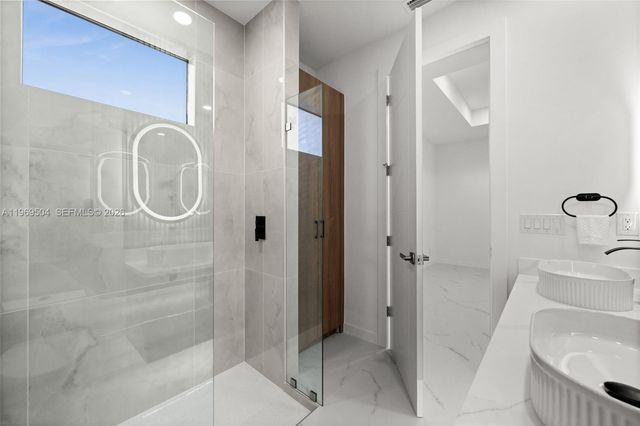 2827 NW 13th St, Cape Coral, FL 33993