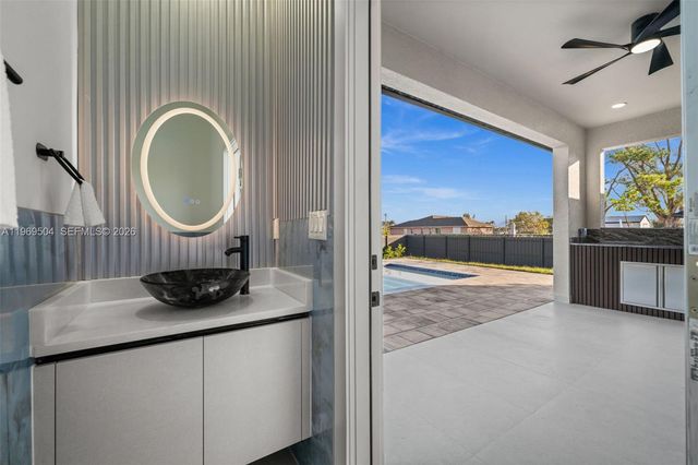 2827 NW 13th St, Cape Coral, FL 33993