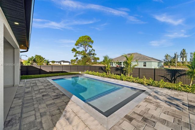 2827 NW 13th St, Cape Coral, FL 33993