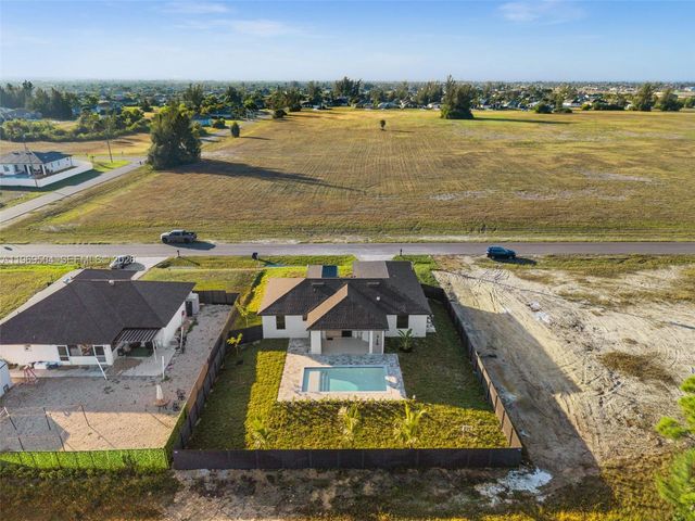 2827 NW 13th St, Cape Coral, FL 33993