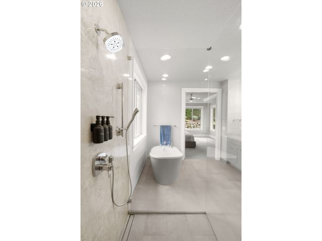 2126 WEMBLEY Pl, Lake Oswego, OR 97034