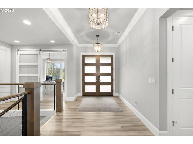 2126 WEMBLEY Pl, Lake Oswego, OR 97034