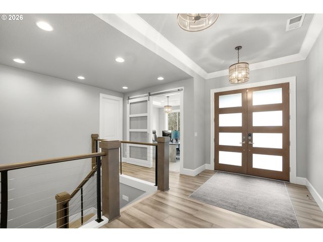 2126 WEMBLEY Pl, Lake Oswego, OR 97034