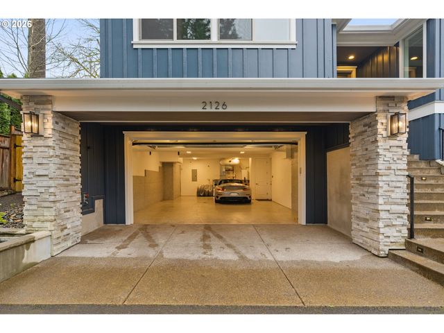 2126 WEMBLEY Pl, Lake Oswego, OR 97034
