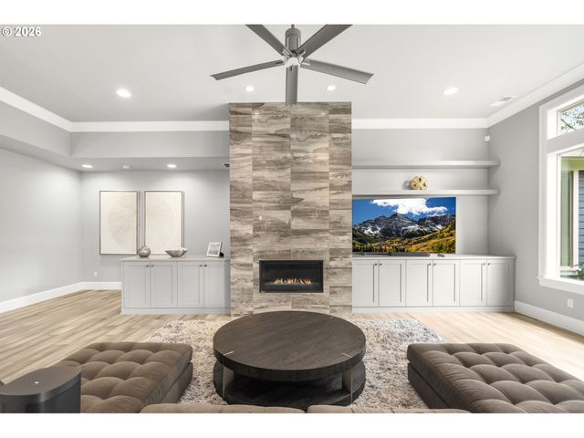 2126 WEMBLEY Pl, Lake Oswego, OR 97034