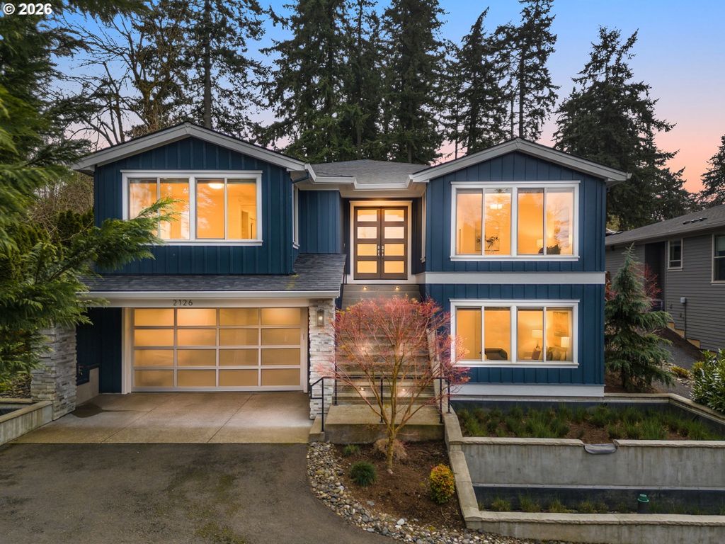 2126 WEMBLEY Pl, Lake Oswego, OR 97034