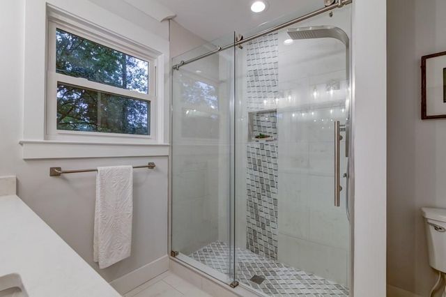 260 Moonshadow Court, Roswell, GA 30075