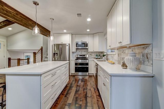 260 Moonshadow Court, Roswell, GA 30075