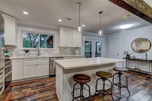 260 Moonshadow Court, Roswell, GA 30075