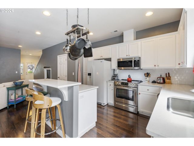 9220 Sw CASCARA Ln, Tualatin, OR 97062