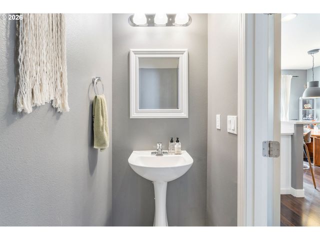 9220 Sw CASCARA Ln, Tualatin, OR 97062