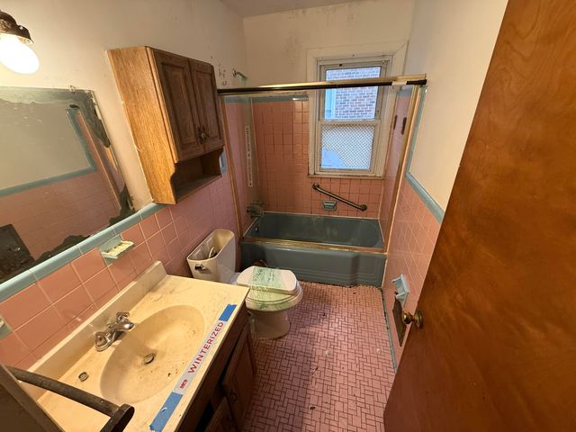 17697 Norborne, Redford, MI 48240