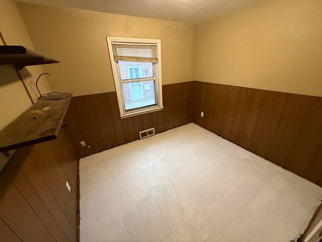 17697 Norborne, Redford, MI 48240