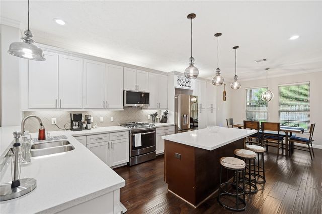 1427 Scharpe Street, Houston, TX 77023