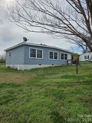 3272 N Maple Lane Street, Connelly Springs, NC 28612