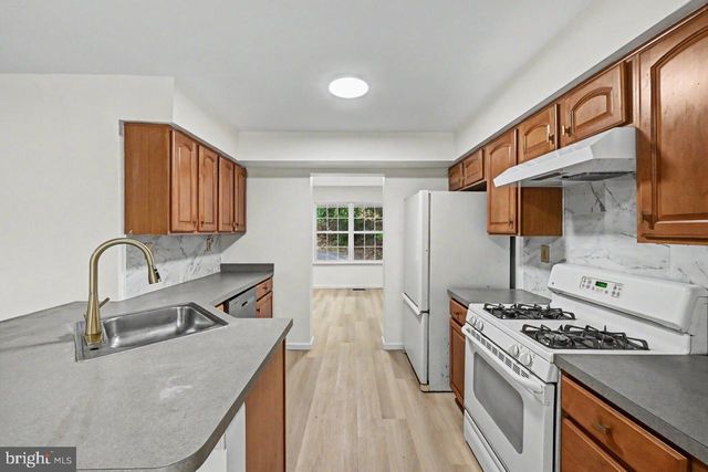112 CEDAR LN, East Stroudsburg, PA 18302