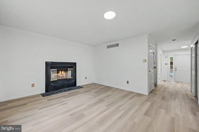 112 CEDAR LN, East Stroudsburg, PA 18302