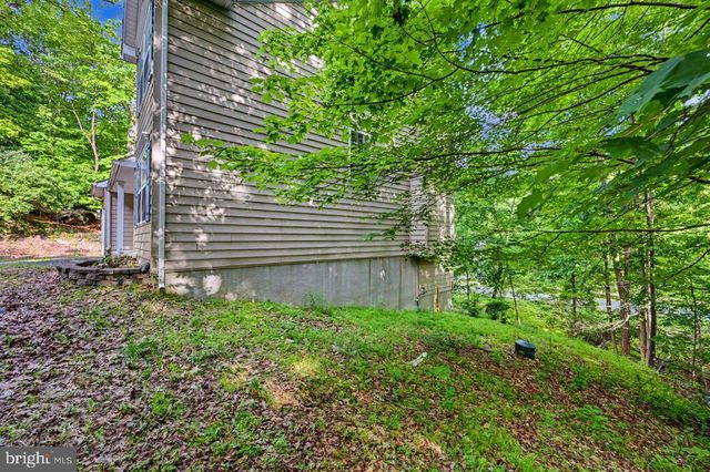 112 CEDAR LN, East Stroudsburg, PA 18302