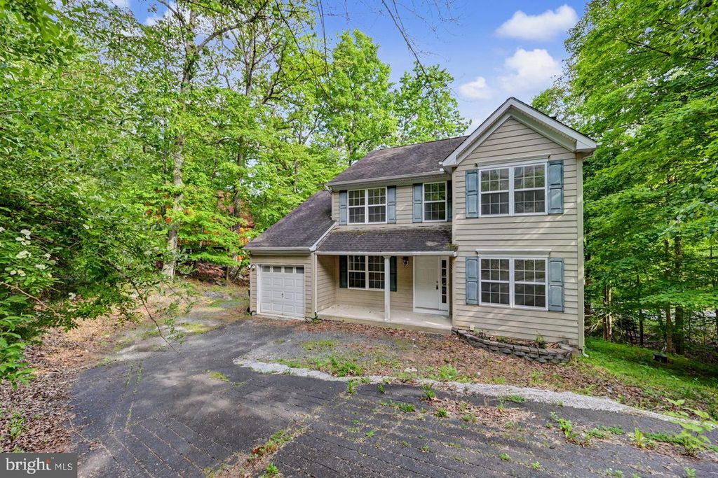112 CEDAR LN, East Stroudsburg, PA 18302
