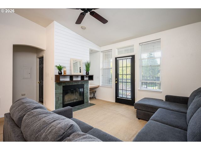 1220 Ne HORIZON Loop 106, Hillsboro, OR 97124