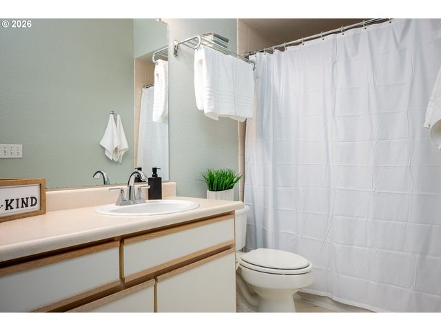 1220 Ne HORIZON Loop 106, Hillsboro, OR 97124