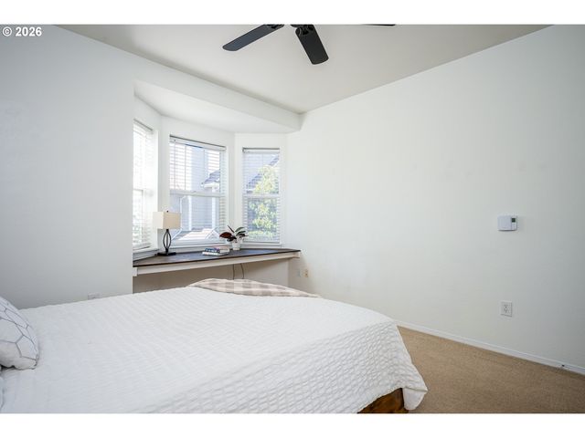 1220 Ne HORIZON Loop 106, Hillsboro, OR 97124