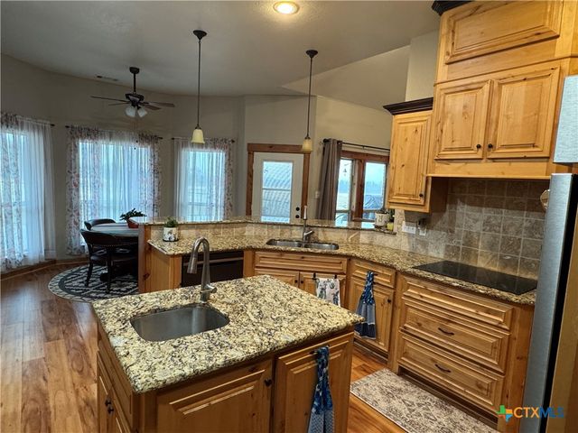 226 HCR 3321, Hubbard, TX 76648