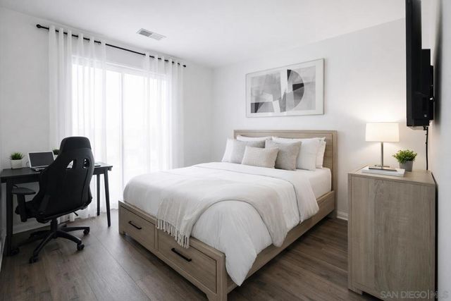 3162 E Painted Crescent, Ontario, CA 91762