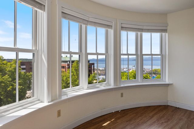 40 College St Apt 606, Burlington, VT 05401