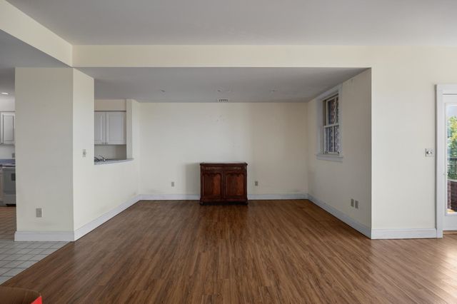 40 College St Apt 606, Burlington, VT 05401