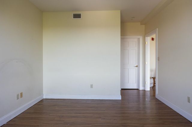 40 College St Apt 606, Burlington, VT 05401