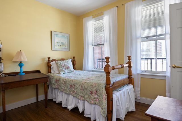 40 College St Apt 606, Burlington, VT 05401