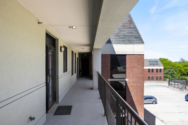 40 College St Apt 606, Burlington, VT 05401