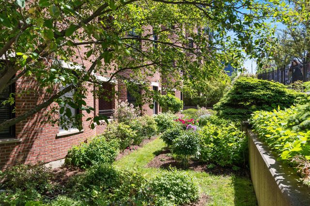 40 College St Apt 606, Burlington, VT 05401