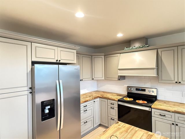 403 A Street, South Bend, WA 98586