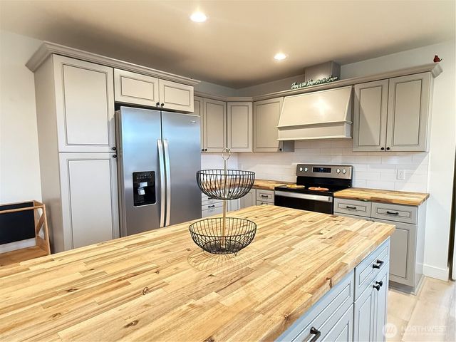 403 A Street, South Bend, WA 98586