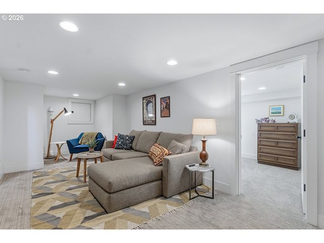 6207 Ne 12TH Ave, Portland, OR 97211