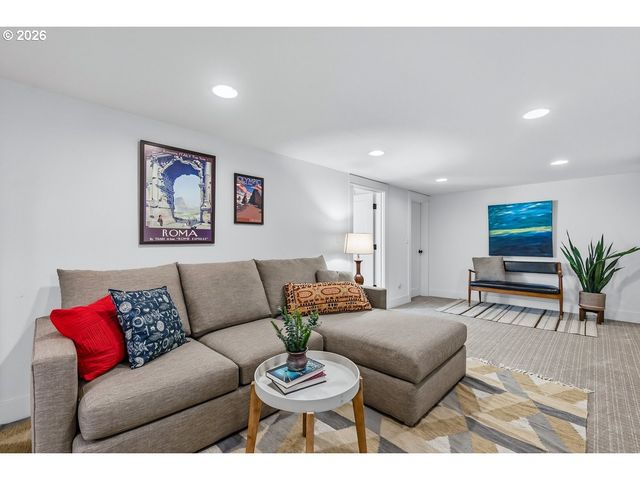 6207 Ne 12TH Ave, Portland, OR 97211