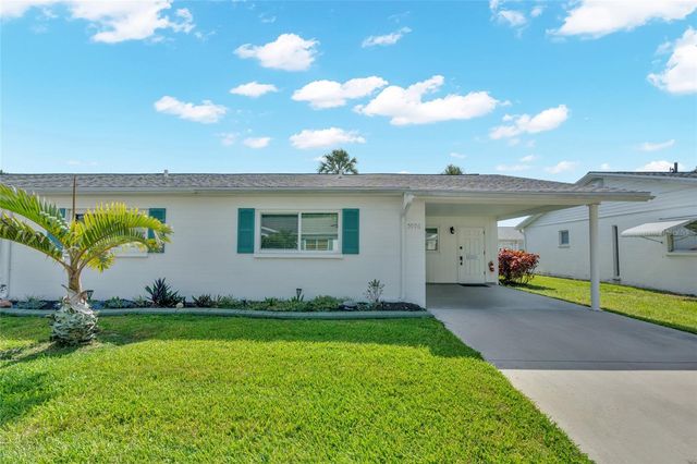 5996 HIBISCUS DRIVE 6, Bradenton, FL 34207