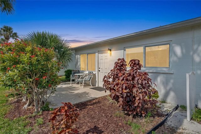 5996 HIBISCUS DRIVE 6, Bradenton, FL 34207
