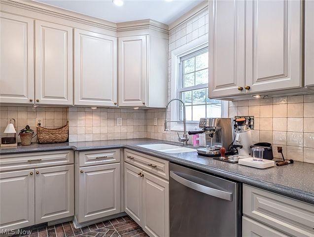 257 Sand Run Road, Akron, OH 44313