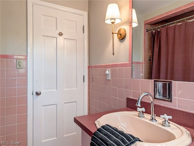257 Sand Run Road, Akron, OH 44313