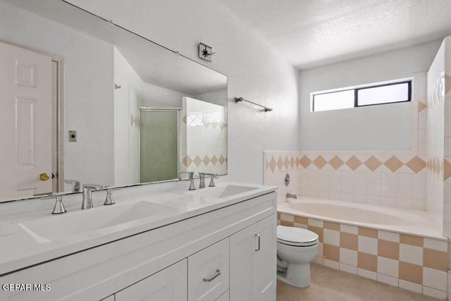 1478 GENE TORRES Drive, El Paso, TX 79936