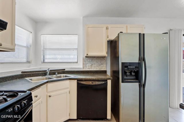 1478 GENE TORRES Drive, El Paso, TX 79936