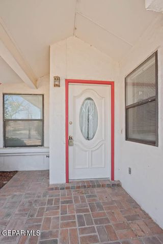 1478 GENE TORRES Drive, El Paso, TX 79936