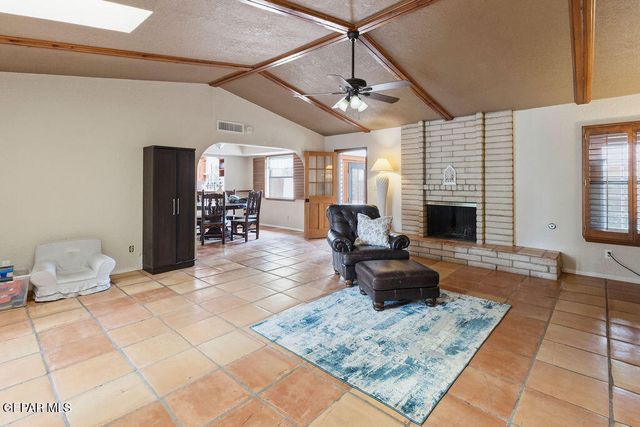 4953 VISTA GRANDE Circle, El Paso, TX 79922