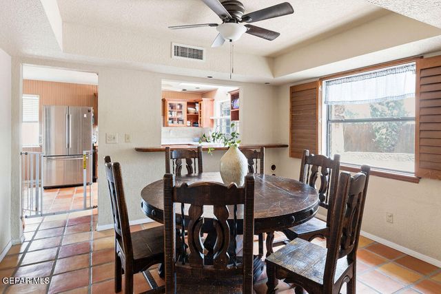 4953 VISTA GRANDE Circle, El Paso, TX 79922