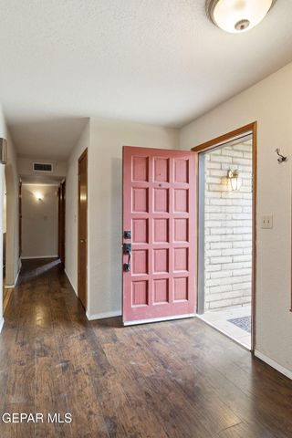 4953 VISTA GRANDE Circle, El Paso, TX 79922