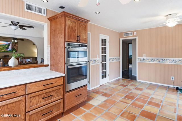 4953 VISTA GRANDE Circle, El Paso, TX 79922