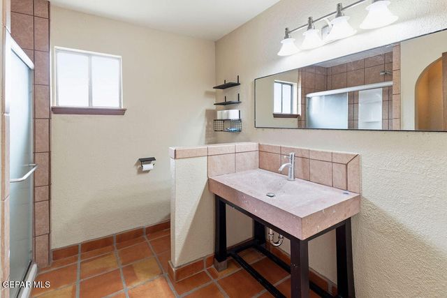 4953 VISTA GRANDE Circle, El Paso, TX 79922